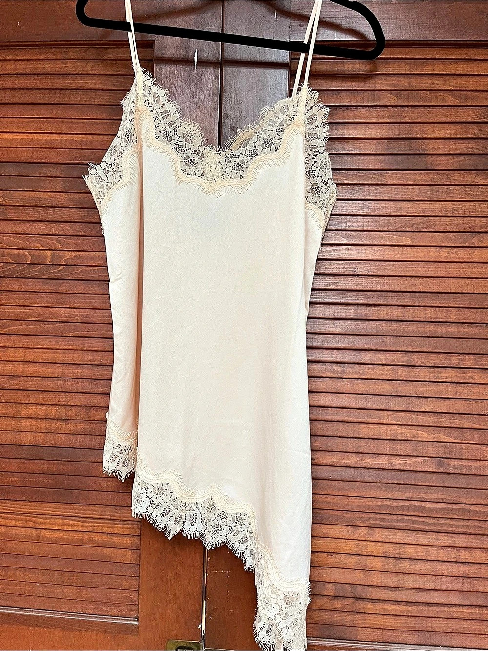 Scoop eyelash lace trim camisole in pink shell. Size Medium